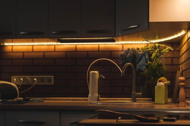 Как выбрать светодиодную ленту для подсветки кухни